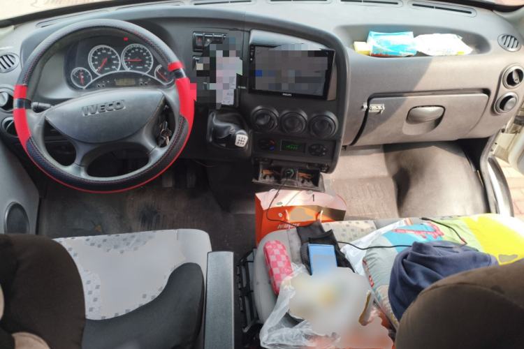 Used Iveco Power Daily 2009 3.0T-A36 Base Version Center Console