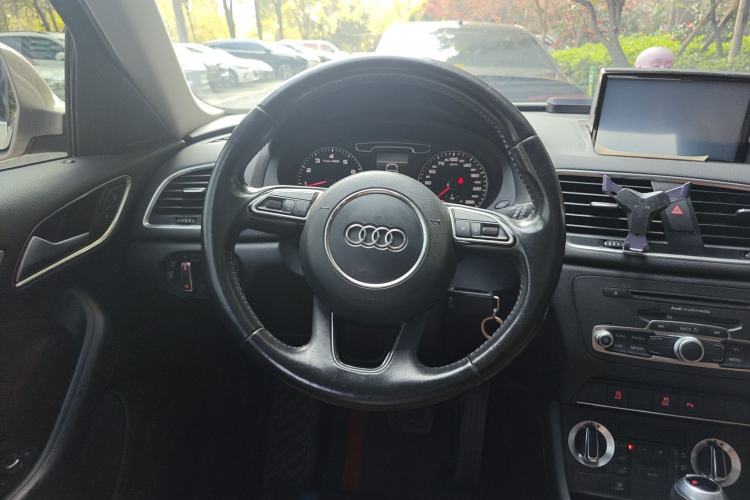 Used Audi Q3 2015 30 TFSI Comfort Model
