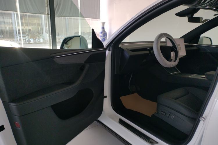 Used Tesla Model Y 2026 Long-Range All-Wheel-Drive Model