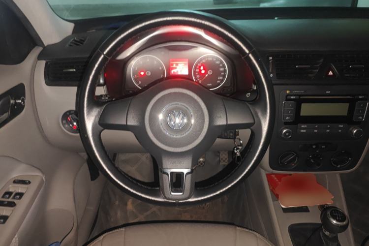 Used Volkswagen Bora 2011 1.6L Manual Comfort Version
