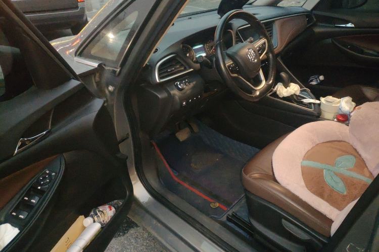 Used Buick GL6 2018 18T 6-Seater Prestige Model Driver Seat