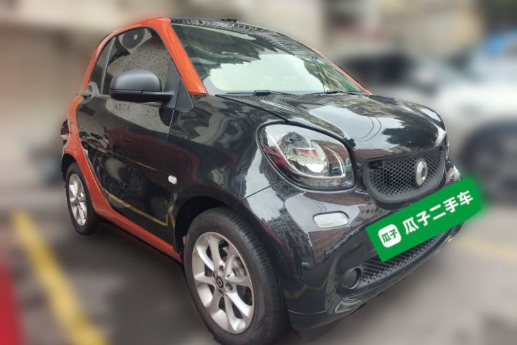 Used smart fortwo 2015 1.0L 52 kW hardtop Dynamic version

