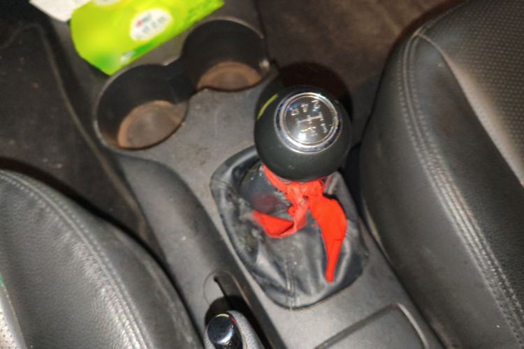 Used Kia Sportage 2013 2.0L Manual 4x4 GLS Trim Gear Lever