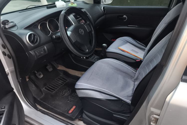 Used Nissan Livina 2010 Jingrui Edition 1.6L Manual Standard Model