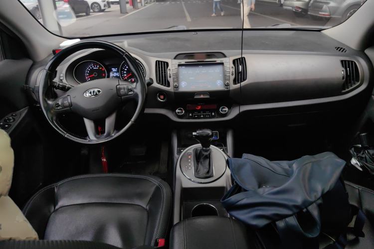 Used Kia Sportage R 2015 2.0L Automatic Two-Wheel Drive DLX Model Center Console