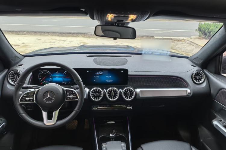 Used Mercedes-Benz EQB 2022 EQB 260 Interior 4