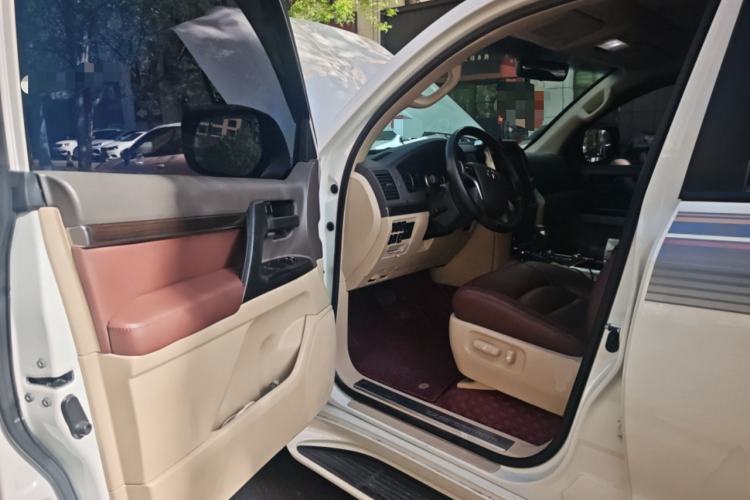 Used Toyota Land Cruiser 
