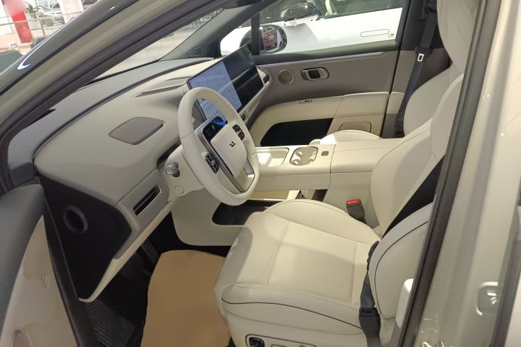 Used Li Auto Li Auto i6 2025 Model Two-Wheel-Drive Standard Type
