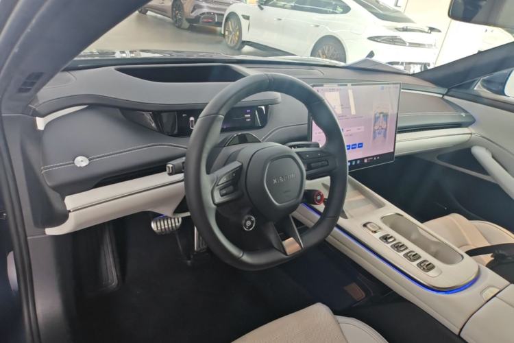 Used Xiaomi Auto SU7 2024 Four-Wheel Drive Ultra-Long Range Advanced Intelligent Driving Max Edition Center Console