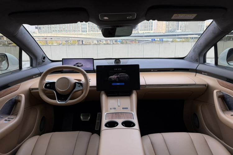 Used Hima Luxeed R7 2024 Pure Electric 667km Pro Interior 2