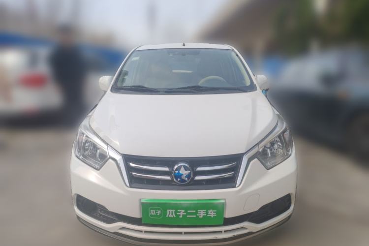 Used Venucia R50 2015 1.6L Manual Fashion Edition
