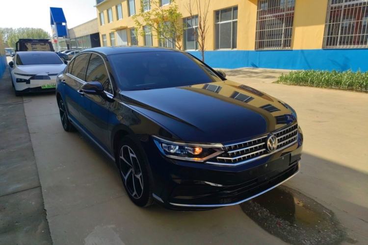 Used Volkswagen Magotan 2026 30 Million Vehicles Selected Model 380TSI DSG Luxury Edition Exterior 1