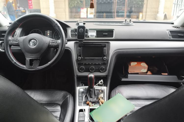 Used Volkswagen Passat 2014 1.8TSI DSG Prestige Edition Center Console
