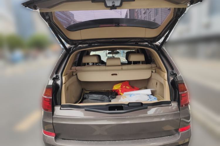 Used BMW X5 2013 xDrive35i Leading Model Trunk