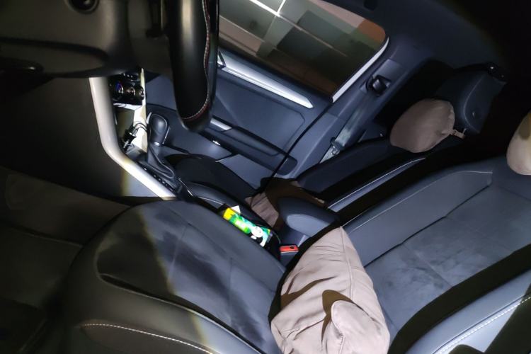 Used Volkswagen T-ROC 2022 280TSI DSG Two-Wheel Drive R-Line Pro PLUS Left Front Seat