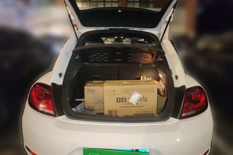 Used Volkswagen Beetle 2015 180TSI model Trunk