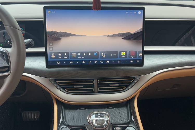 Used Denza D9 2022 DM-i 1040 Prestige Model