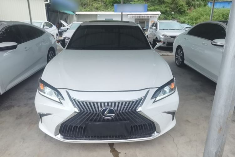 Used Lexus ES 2018 300h Premier Edition China V Standard

