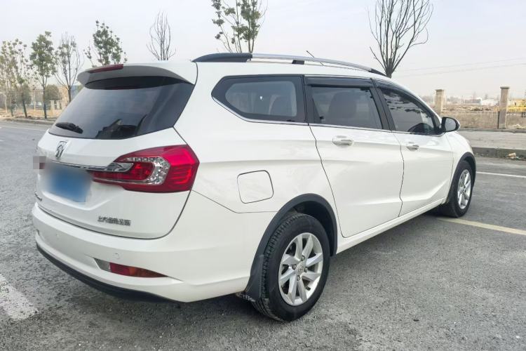 Used Baojun 310W 2017 1.5L Manual Fashion Model China V
