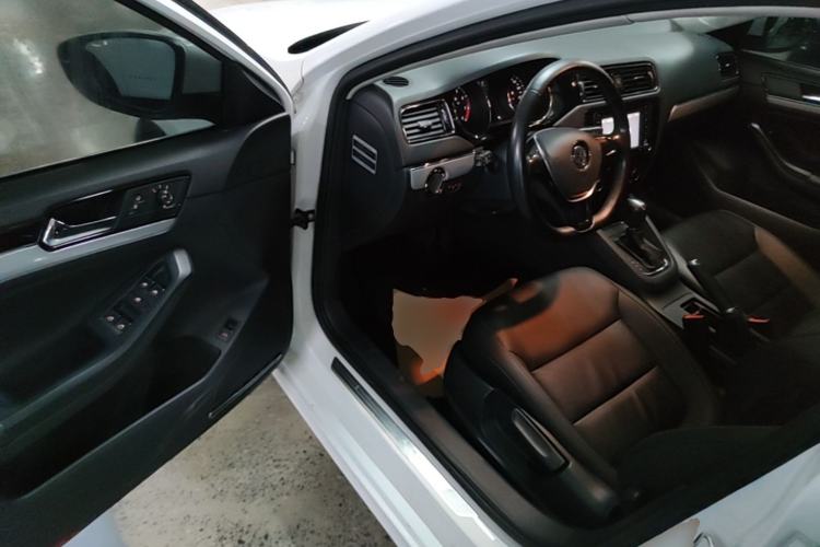 Used Volkswagen Sagitar 2015 1.6L Automatic Comfort Model Driver Seat