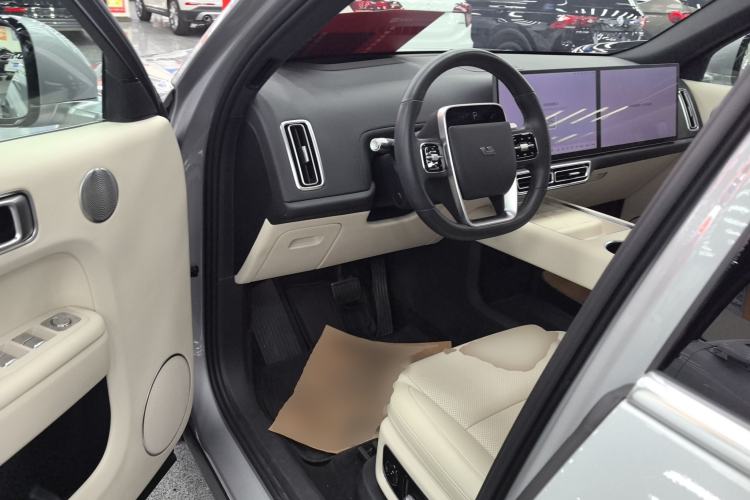 Used Li Auto L8 2023 Pro Model
