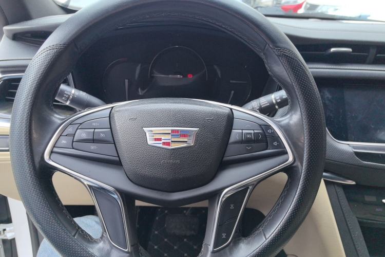 Used Cadillac XT5 2017 Anniversary Edition 28T Four-Wheel Drive Tech Model