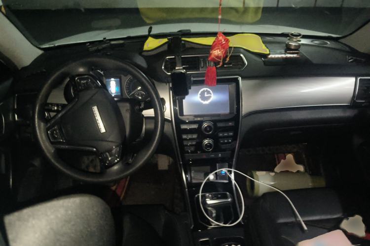 Used Haval H2 2018 1.5T Dual-Clutch Two-Wheel Drive Fashion Model China VI Standard
