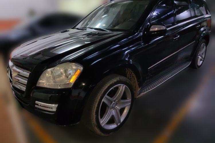 Used Mercedes-Benz GL-Class Mercedes-Benz GL550, 5.5L, automatic, four-wheel drive, 7 seats (parallel import)