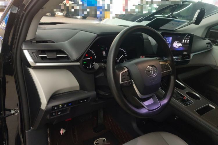 Used Toyota Granvia 2024 2.5L Hybrid Comfort Edition Interior 2