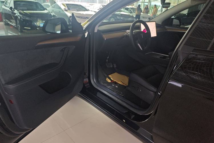 Used Tesla Model Y 2021 Standard Range Rear-Wheel Drive Version