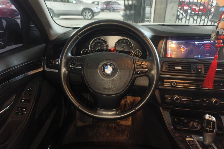 Used BMW 5 Series 2013 520Li Elegant Edition Steering Wheel