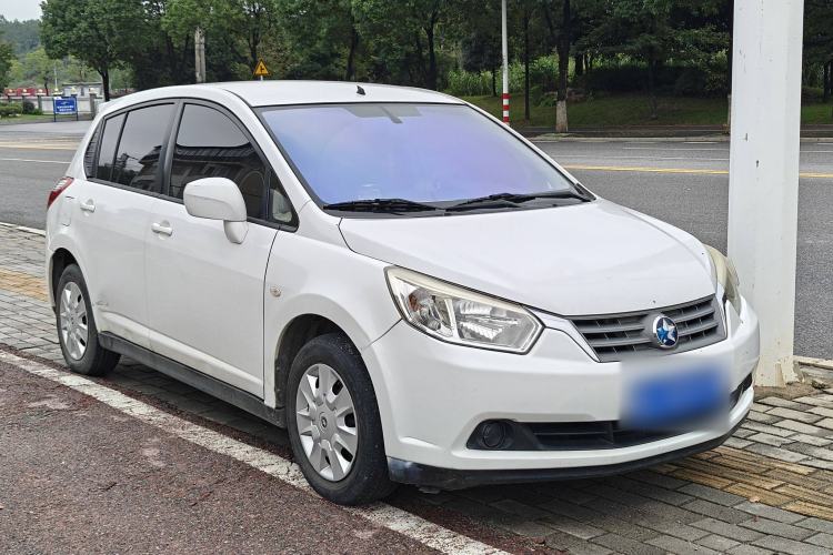 Used Venucia R50 2013 1.6L Manual Fashion Edition
