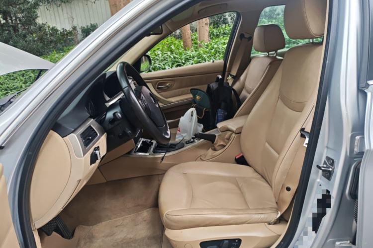 Used BMW 3 Series 2011 320i Luxury Edition Left Front Seat