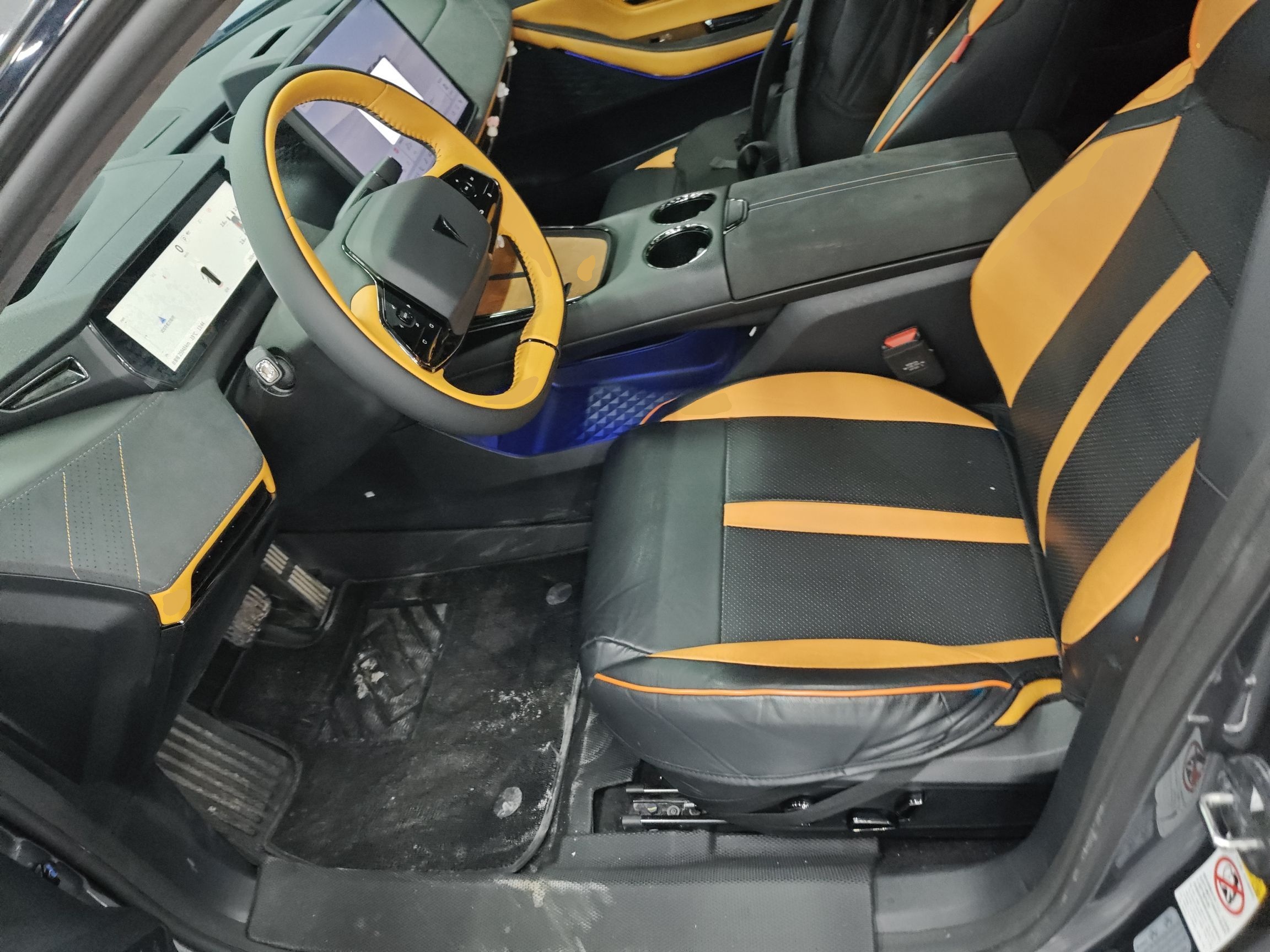 Переднее сиденье в автомобиле