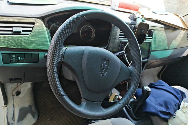 Used Jinbei Hiace X30 2023 1.5L Super-Enjoyment Van 2/5 Seats Non-Air-Conditioned Version SWC15M