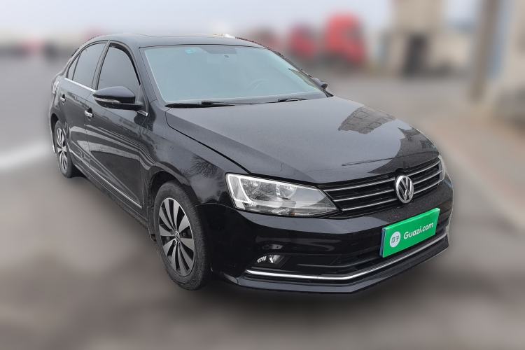 Used Volkswagen Sagitar 2017 1.6L Manual Comfort Model Front Right 45 Deg