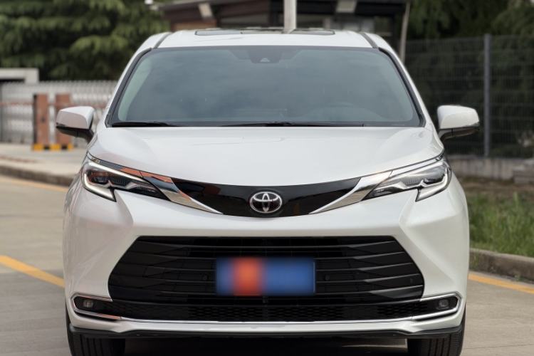 Used Toyota SIENNA 2024 2.5L Hybrid Comfort Edition
