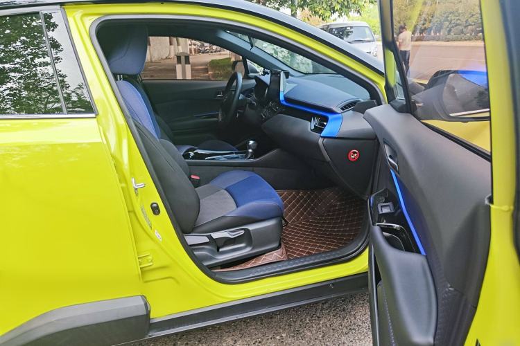 Used Toyota C-HR 2018 2.0L Leading with Sunroof China VI Standard