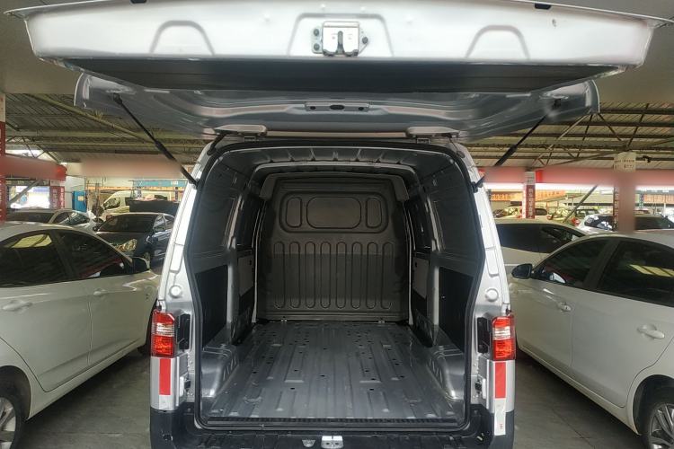 Used Jinbei Hiace X30 2020 1.5L Van Super-Enjoyment Model China VI Standard SWC15M Trunk