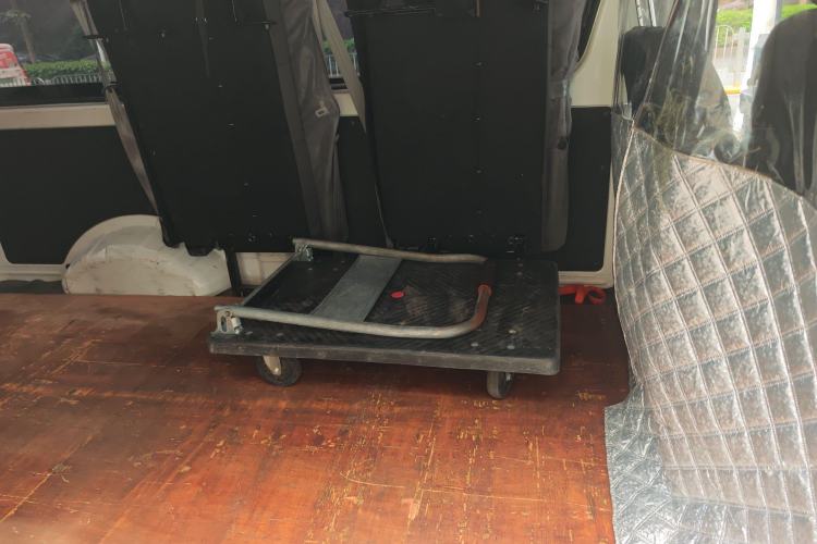 Used CHANGAN KAICHENG Ruixing EM80 2025 Passenger Version Comfort Edition 6-Seater 300 km Dual-Swing Doors
