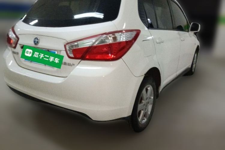 Used Venucia R50 2015 1.6L Manual Fashion Edition Rear Right 45 Deg