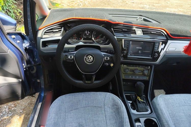 Used Volkswagen Touran 2018 Volkswagen Touran L 280TSI DSG Comfort Edition 7 Seats China VI Standard Steering Wheel