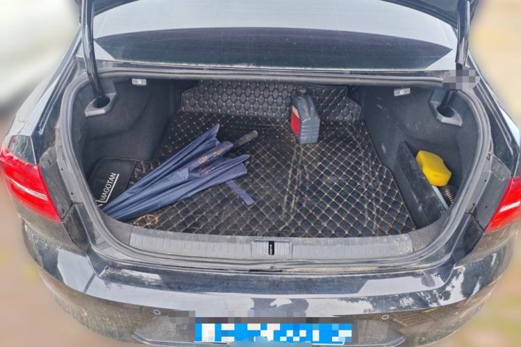 Used Volkswagen Magotan 2018 330TSI DSG Advanced Model Trunk