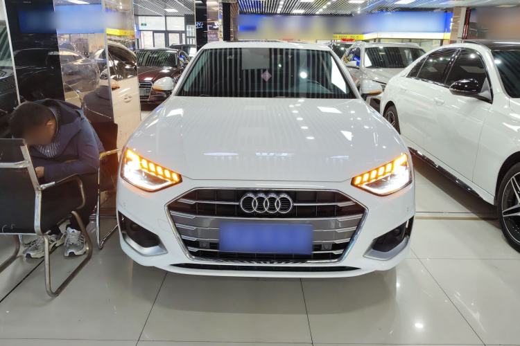 Used Audi A4L 2020 40 TFSI Fashionable and Elegant Model
