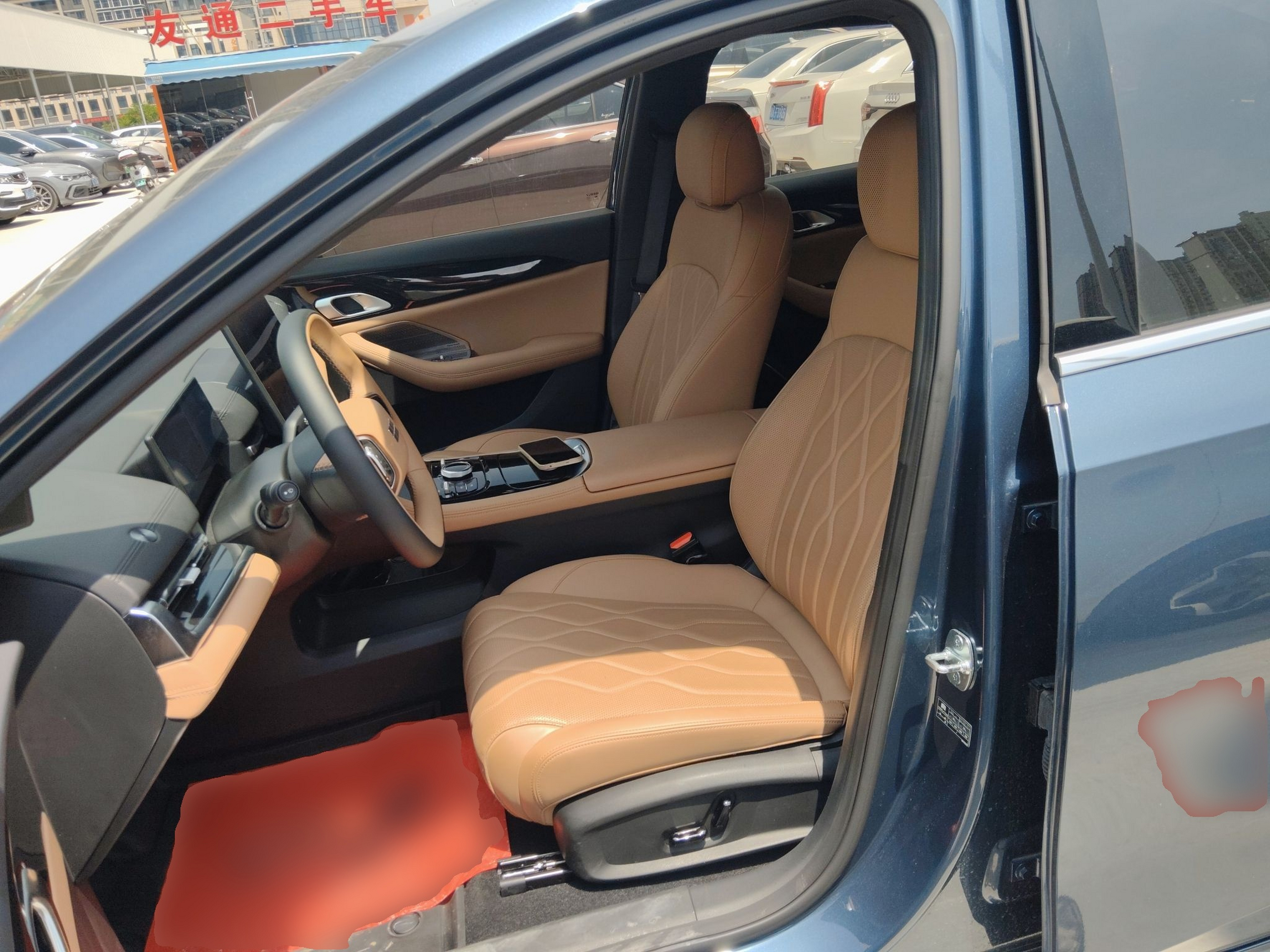 Переднее сиденье в автомобиле