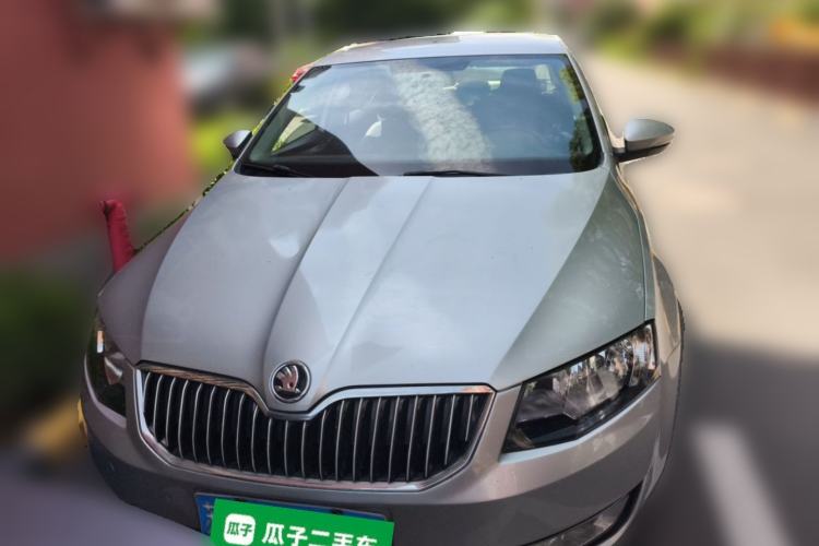 Used Skoda Octavia 2015 1.6L Manual Eado Edition Front