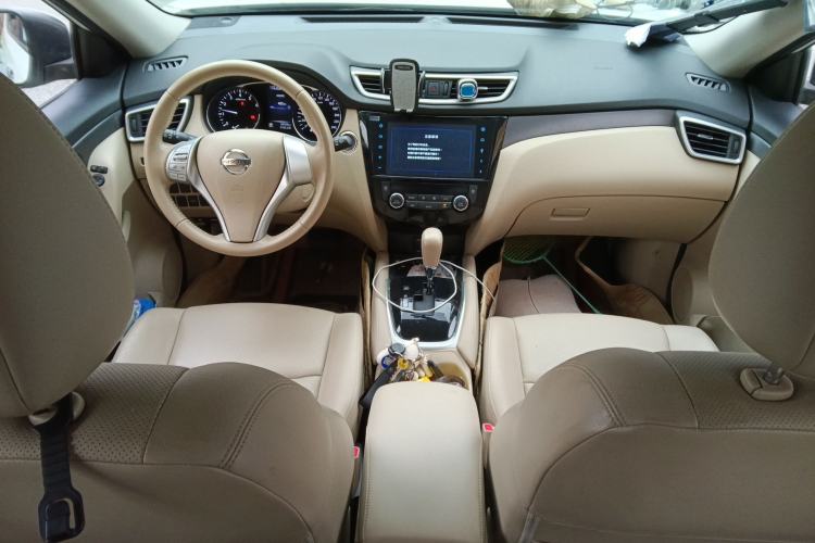 Used Nissan X-Trail 2014 2.0L CVT Comfort Edition 2WD Center Console