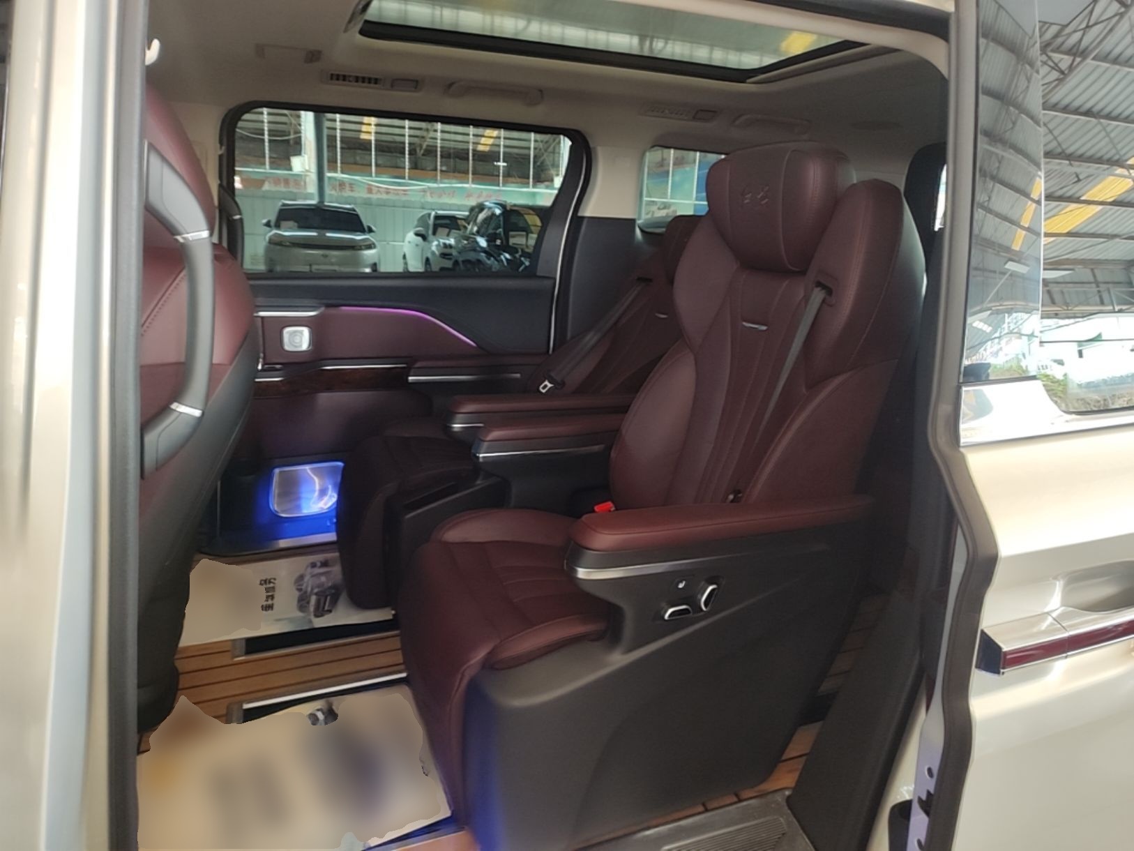 Hongqi HQ9 2023 2.0T Smart Connect Flagship Edition - Chinese Trim Xiang — снимка 20