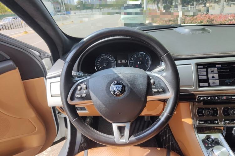 Used Jaguar XF 2015 XF 2.0T Luxury Edition
