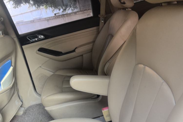 Used Baojun 730 2014 1.5L manual luxury trim 7 seats